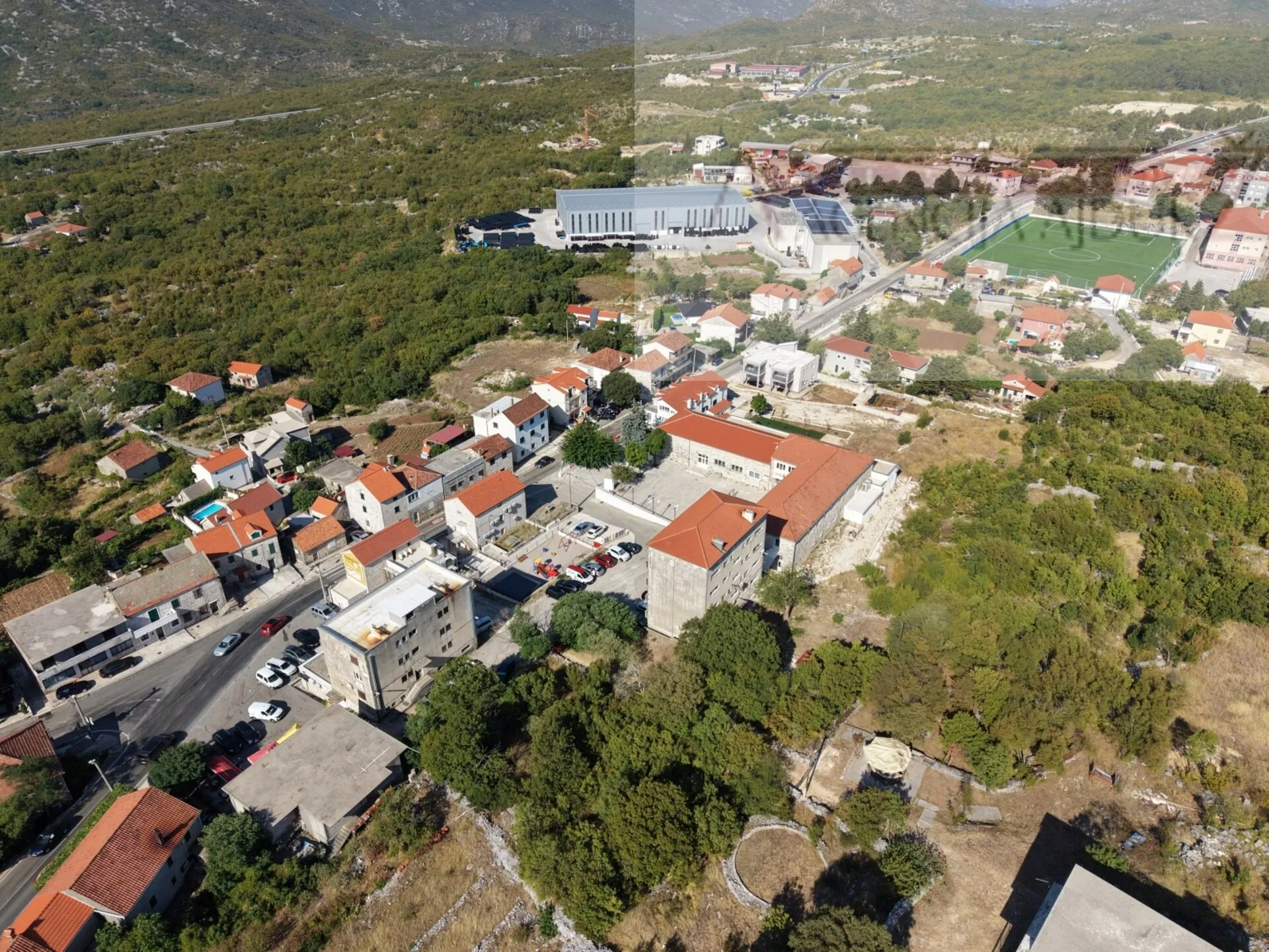 zagvozd 1443 m2 građevinsko zemljište - strogi centar! - slika 5