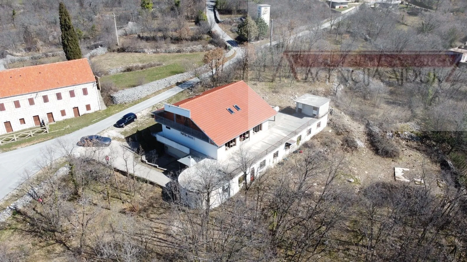 imotski lovreć stambeno-poslovni objekt 700 m2 - novo - slika 7