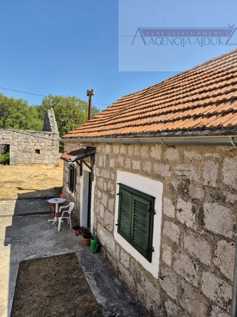 imotski - mrnjavci kamene kuća 190m2 + okućnica - slika 7