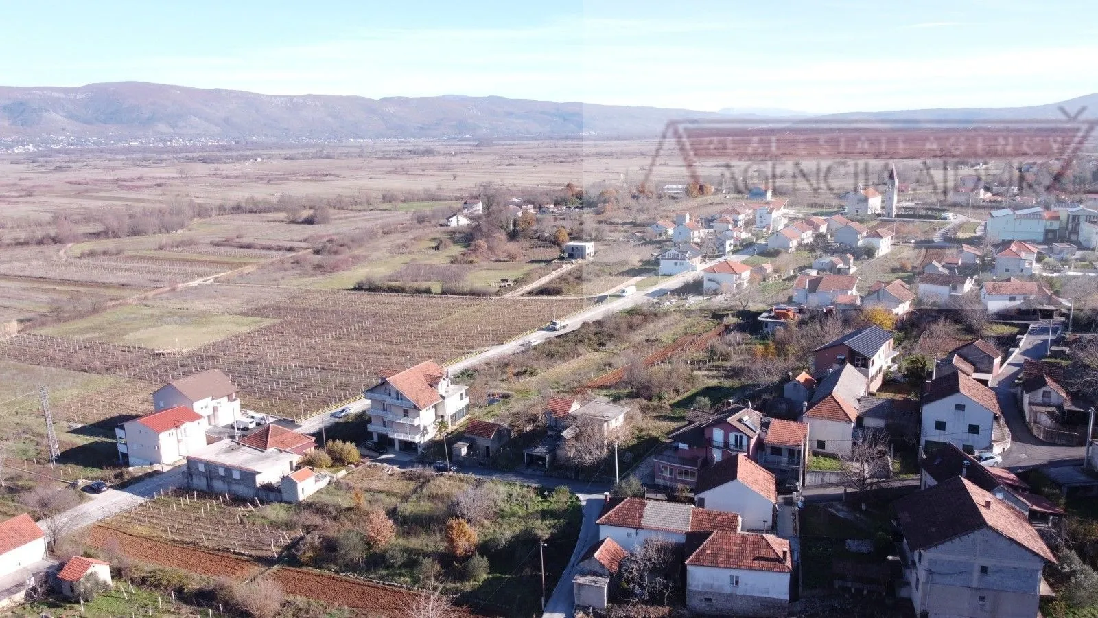 imotski runović obiteljska kuće 230 m2 + okućnica - slika 5