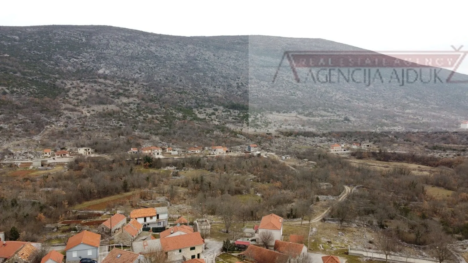 imotski slivno kamene kuće + okućnica - novo u ponudi - slika 9