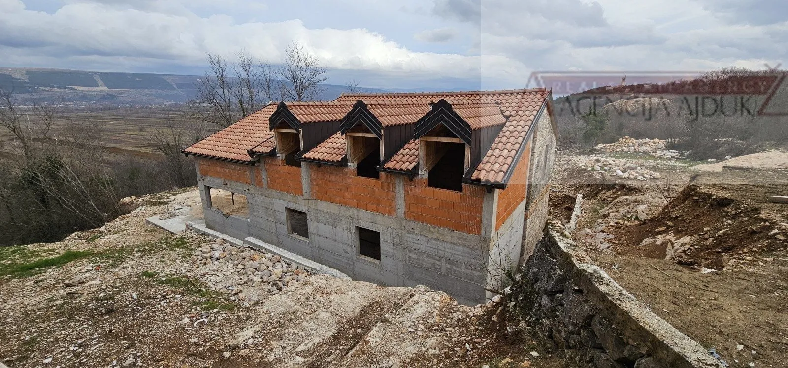 imotski kuća za odmor u izgradnji 300 m2 - parcela 4300 m2 - intima - slika 6