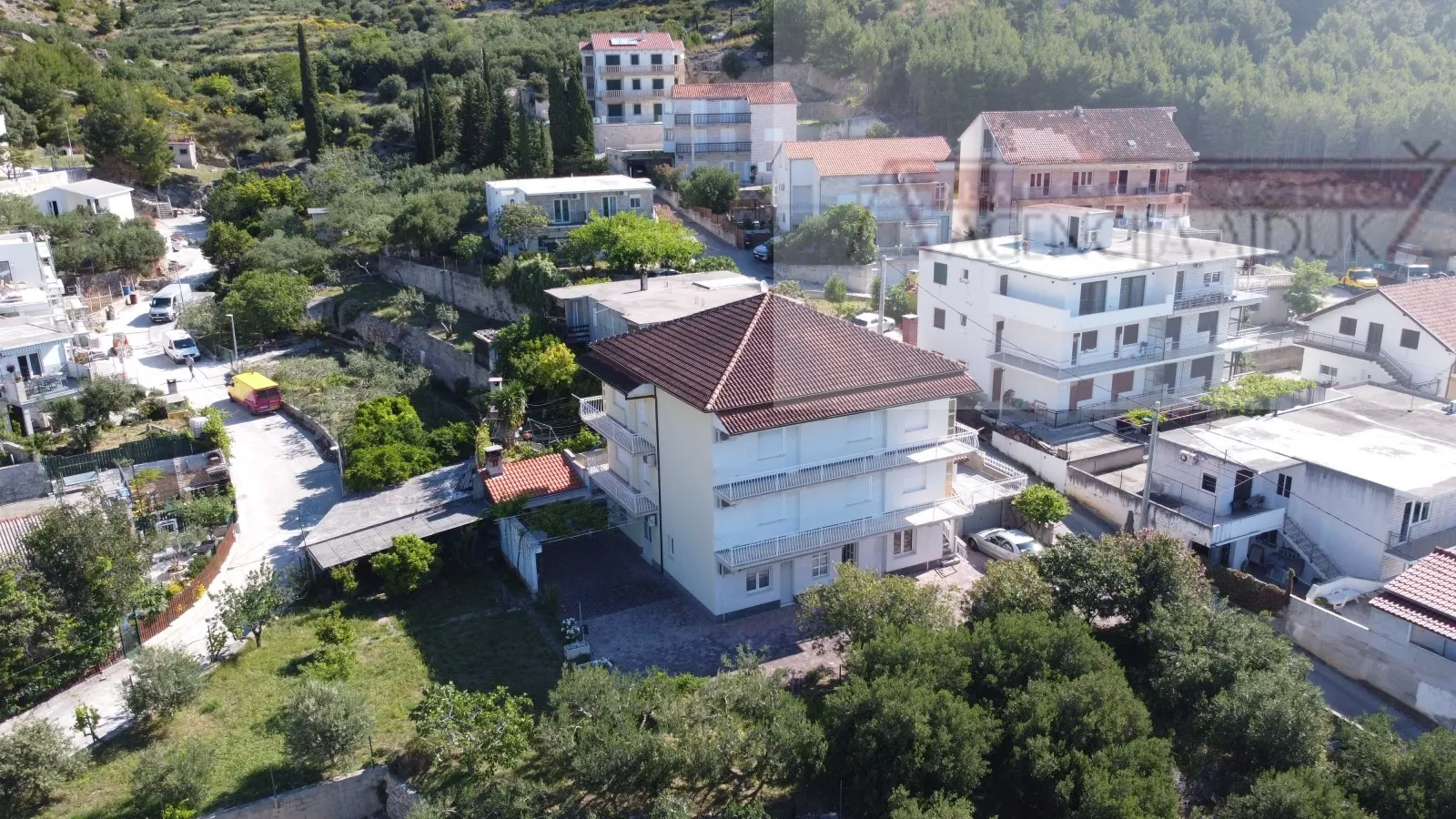 kuća prodaja omiš 560 m2 - slika 3