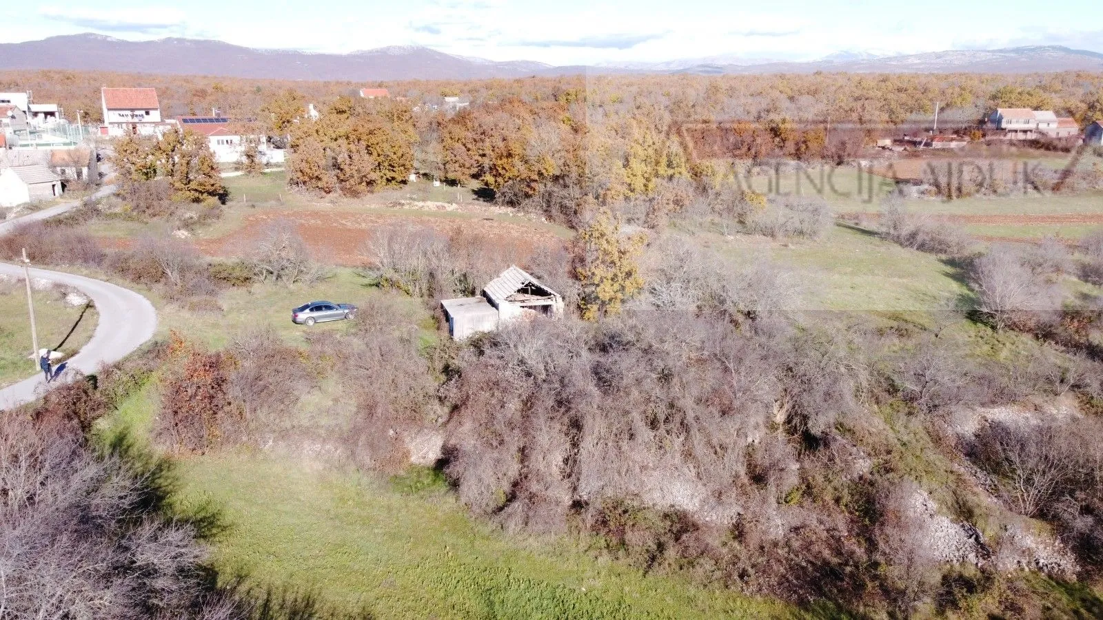imotski objekt + građevinsko zemljište 2569 m2 proložac gornji - slika 5
