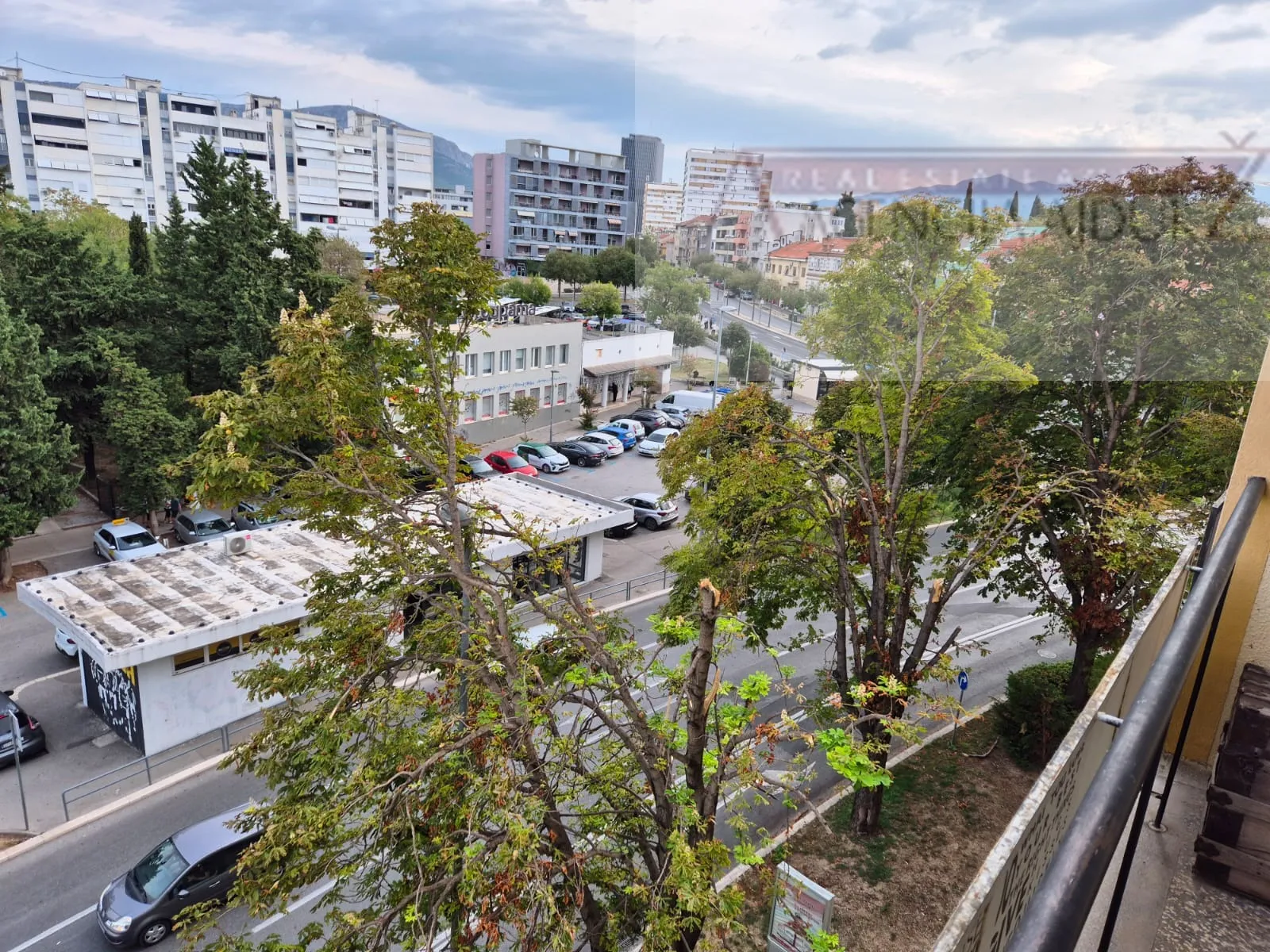 split centar 65,88 m2 stan na top lokaciji - novo u ponudi - slika 12
