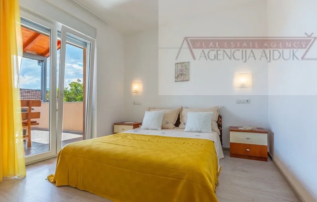 imotski proložac donji vila s bazenom 286 m2 - novo u ponudi - slika 15