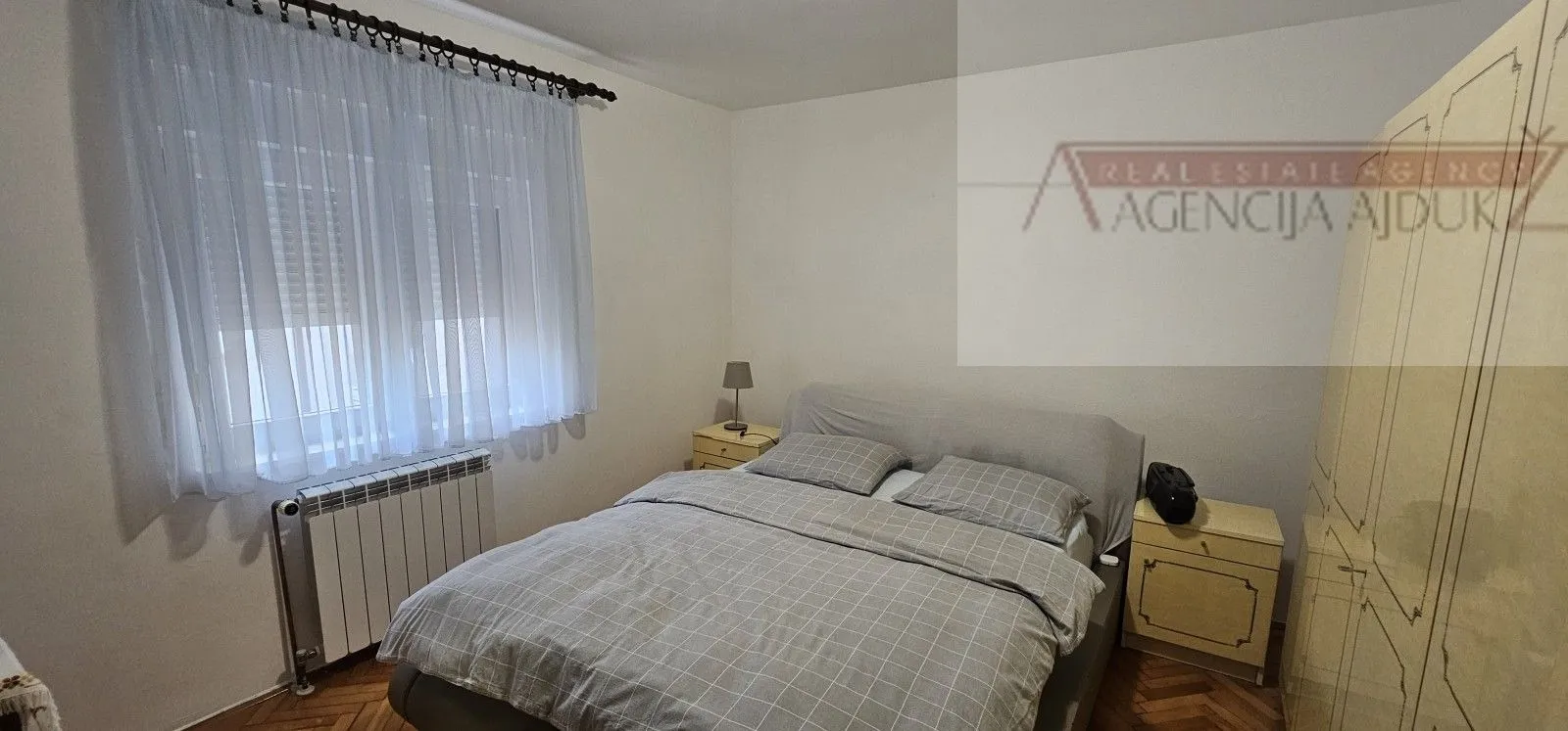 imotski kuća u centru grada 380 m2 - slika 3