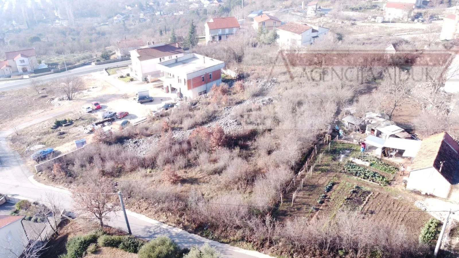 imotski 2271 m2 građevinsko zemljište - novo! - slika 3
