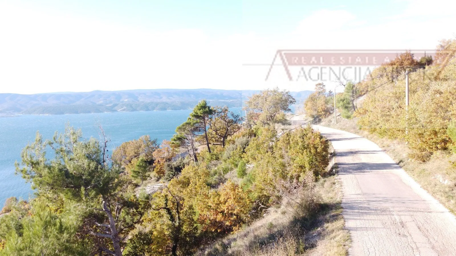 omiš stanići 3800 m2 građevinsko zemljište top loakcija - slika 3