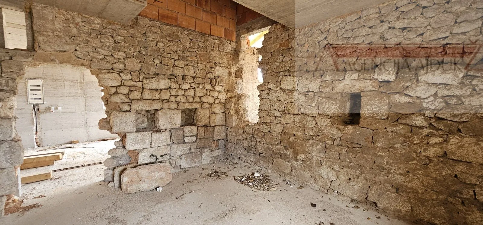 imotski kuća za odmor u izgradnji 300 m2 - parcela 4300 m2 - intima - slika 9