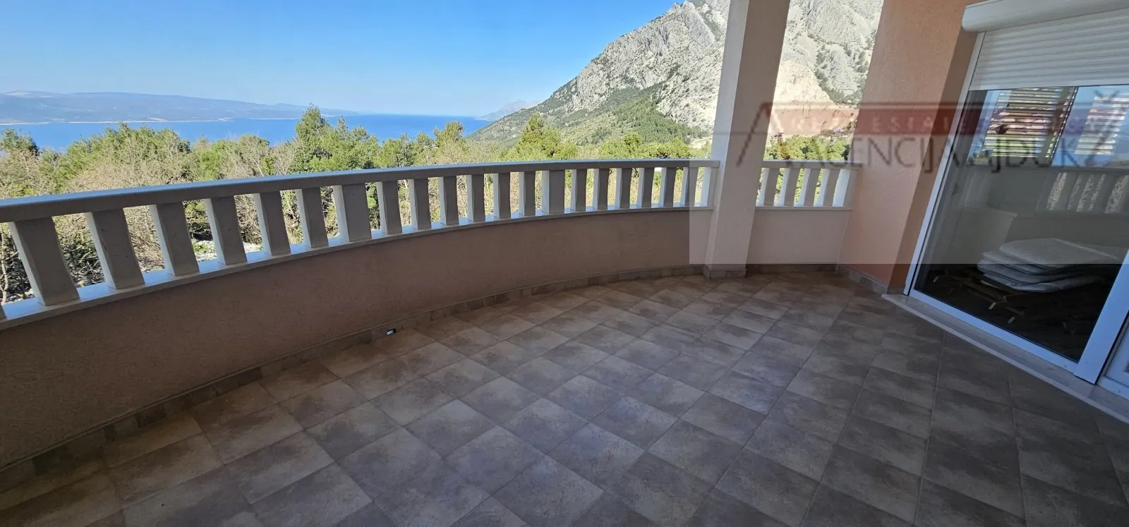 villa s panoramskim pogledom na more – bast, baška voda 500 m2 - top - slika 15