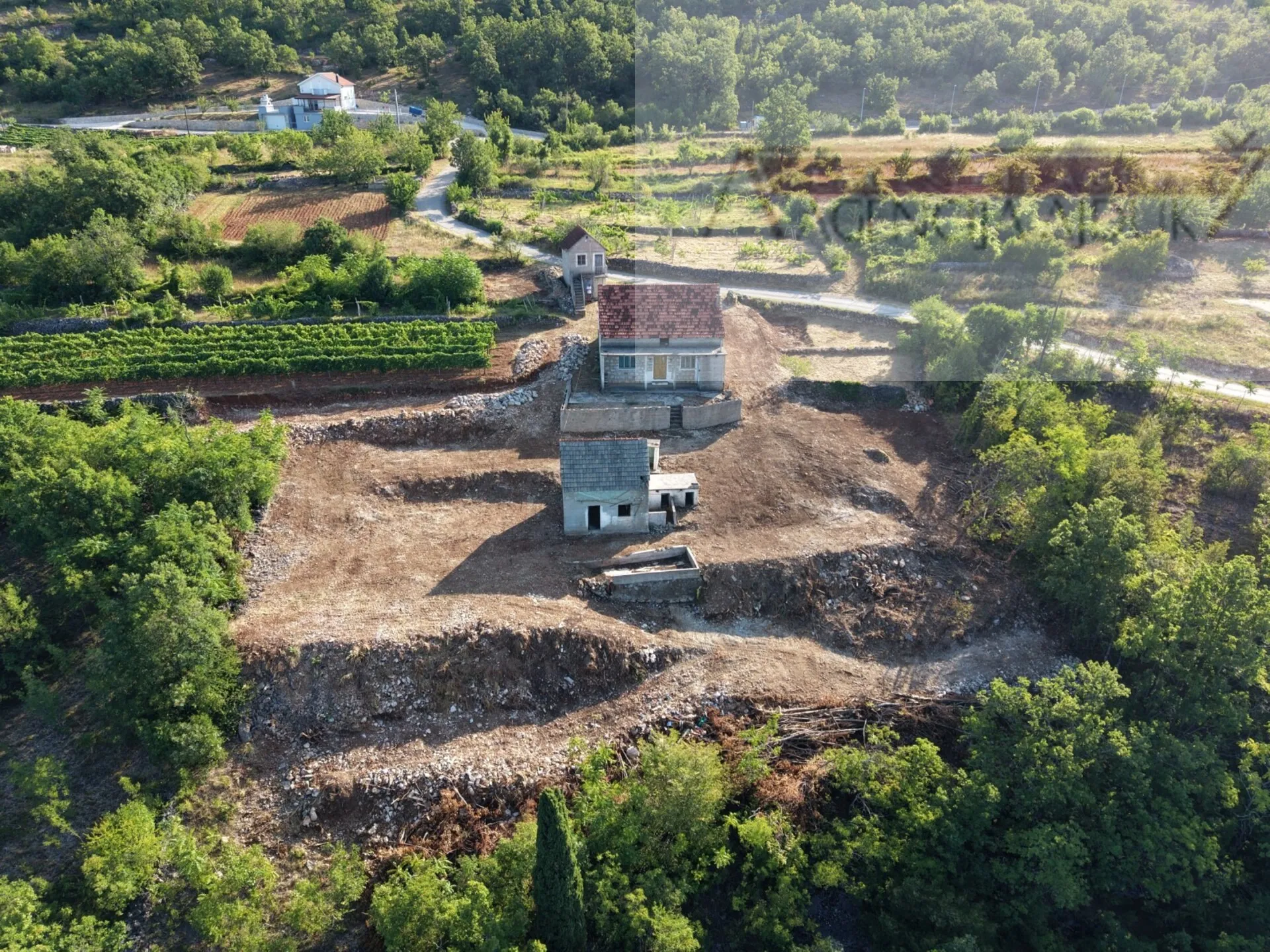 Imotski Vinjani Donji tri legalizirana objekta sa zemljištem - Imotski, Imotski