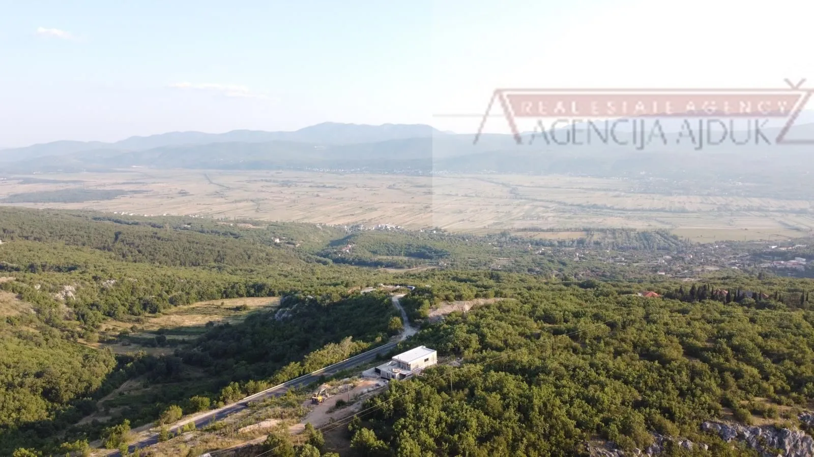 imotski 2029 m2 građevinsko zemljište - otvoren pogled - novo - slika 9