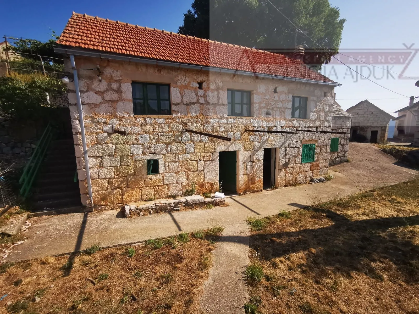 imotski lokvičići kamene kuće na parceli od 2035 m2 - ekskluziva - slika 3