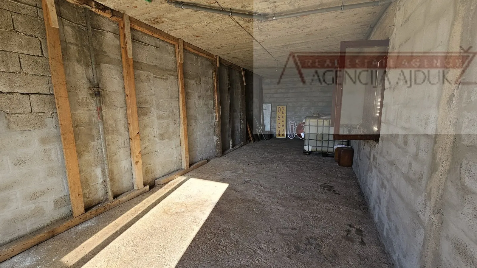 imotski poslovni prostor 200 m2 + dvorište - najam - slika 12
