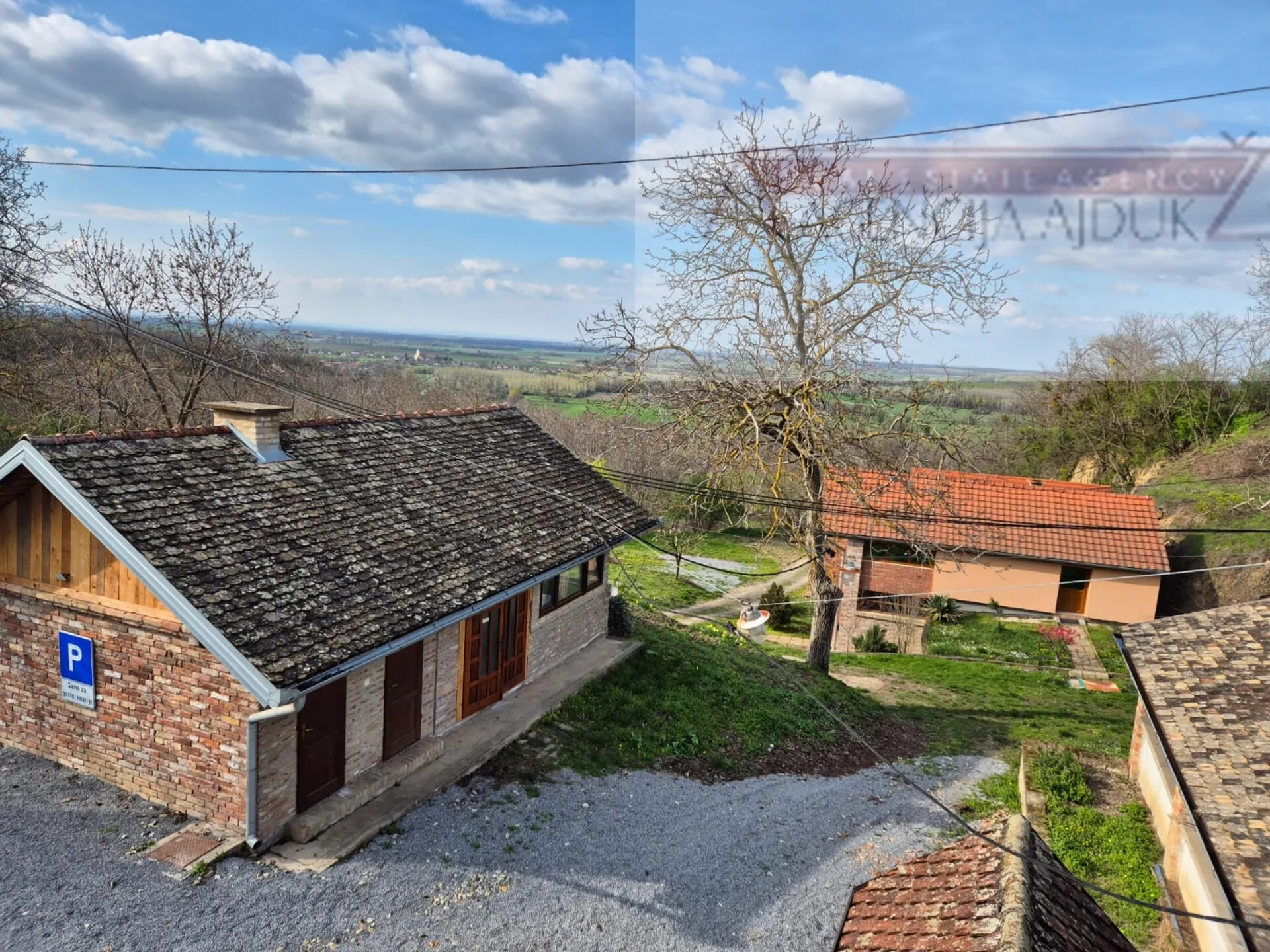 Draž obiteljska vinarija sa stambenim dijelom 766 m2 na 1,7ha - Draž, Draž