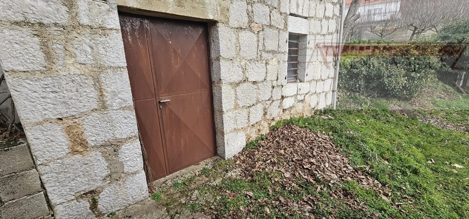 imotski berinovac dvije kuće 134 m2 + dvorište - slika 5