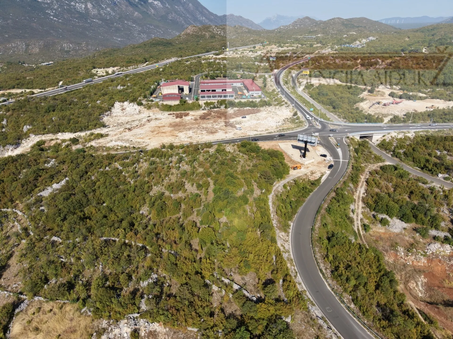 Zagvozd 8900 m2 građevinsko zemljište - TOP LOKACIJA - novo! - Zagvozd, Zagvozd