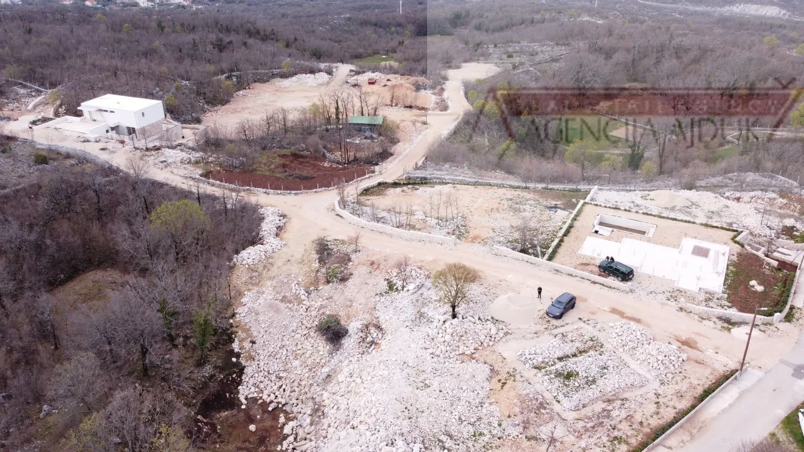 Zagvozd građevinsko zemljište 838 m2 odlična lokacija - Zagvozd, Zagvozd
