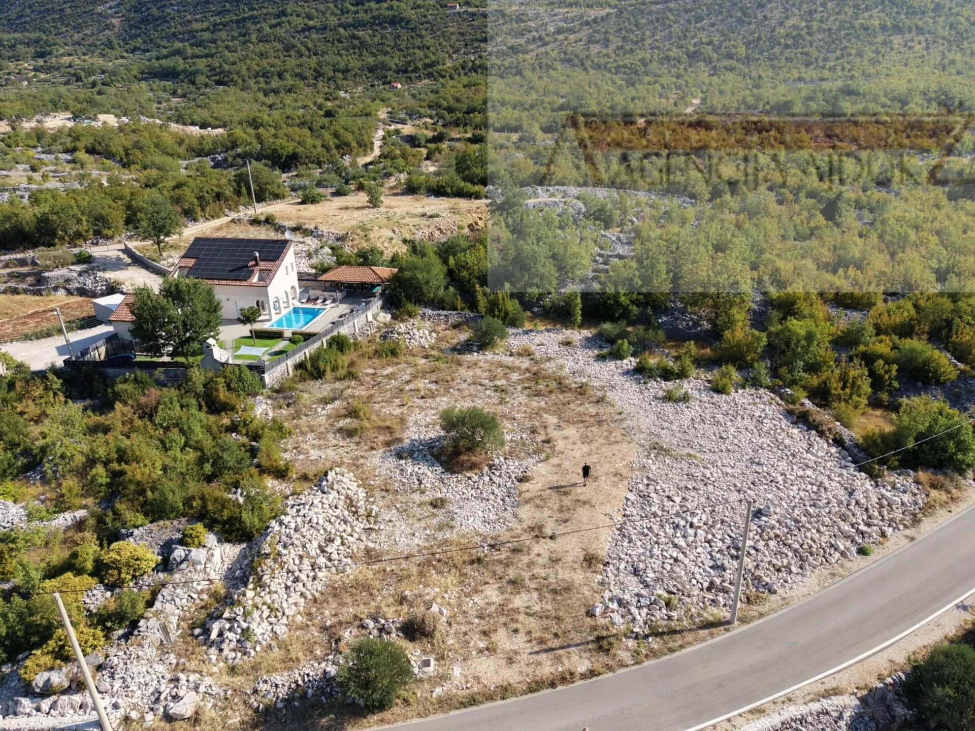 zagvozd 2001 m2 građevinsko zemljište panoramski pogled - novo! - slika 2