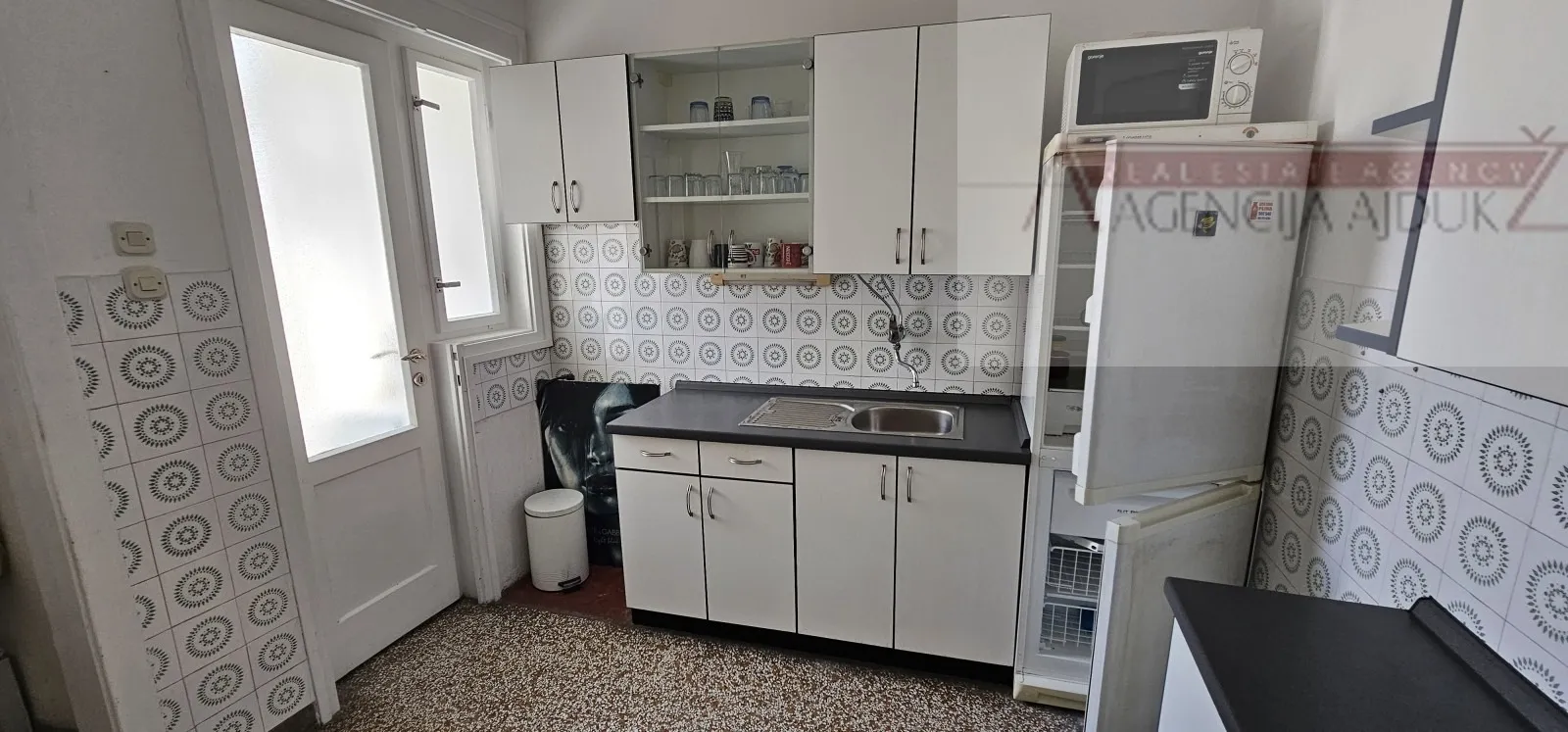 split gundulićeva najam stana 65,88 m2 - dugoročno! - slika 9