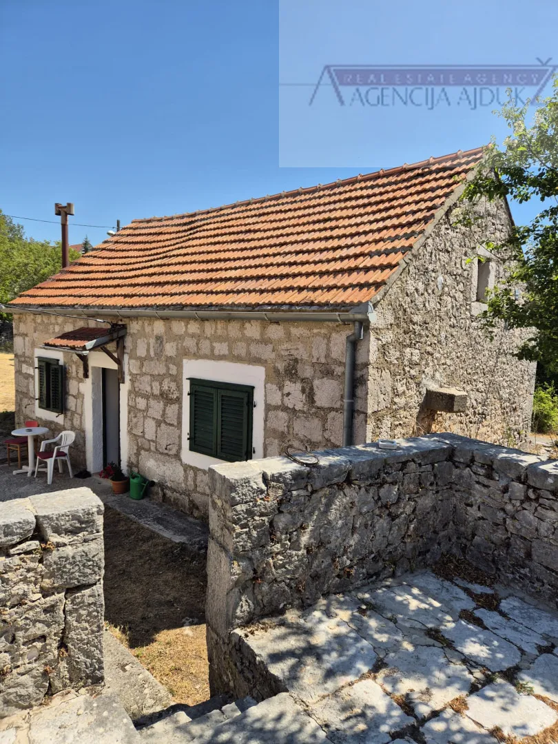 imotski - mrnjavci kamene kuća 190m2 + okućnica - slika 1