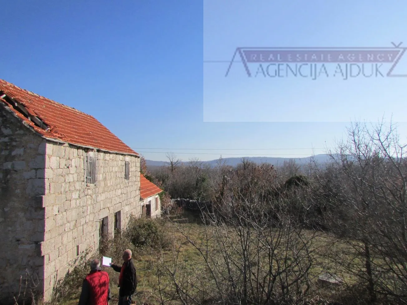 imotski lovreć četiri kamene kuće i velika okućnica 13000 m2 - slika 12