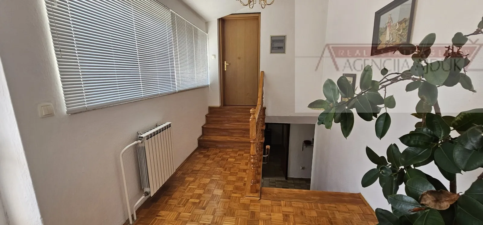 imotski lug obiteljska kuća 300 m2 najam - slika 7