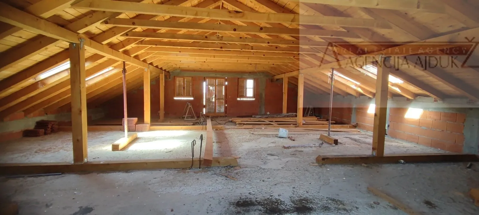 imotski lovreć stambeno-poslovni objekt 700 m2 - novo - slika 10