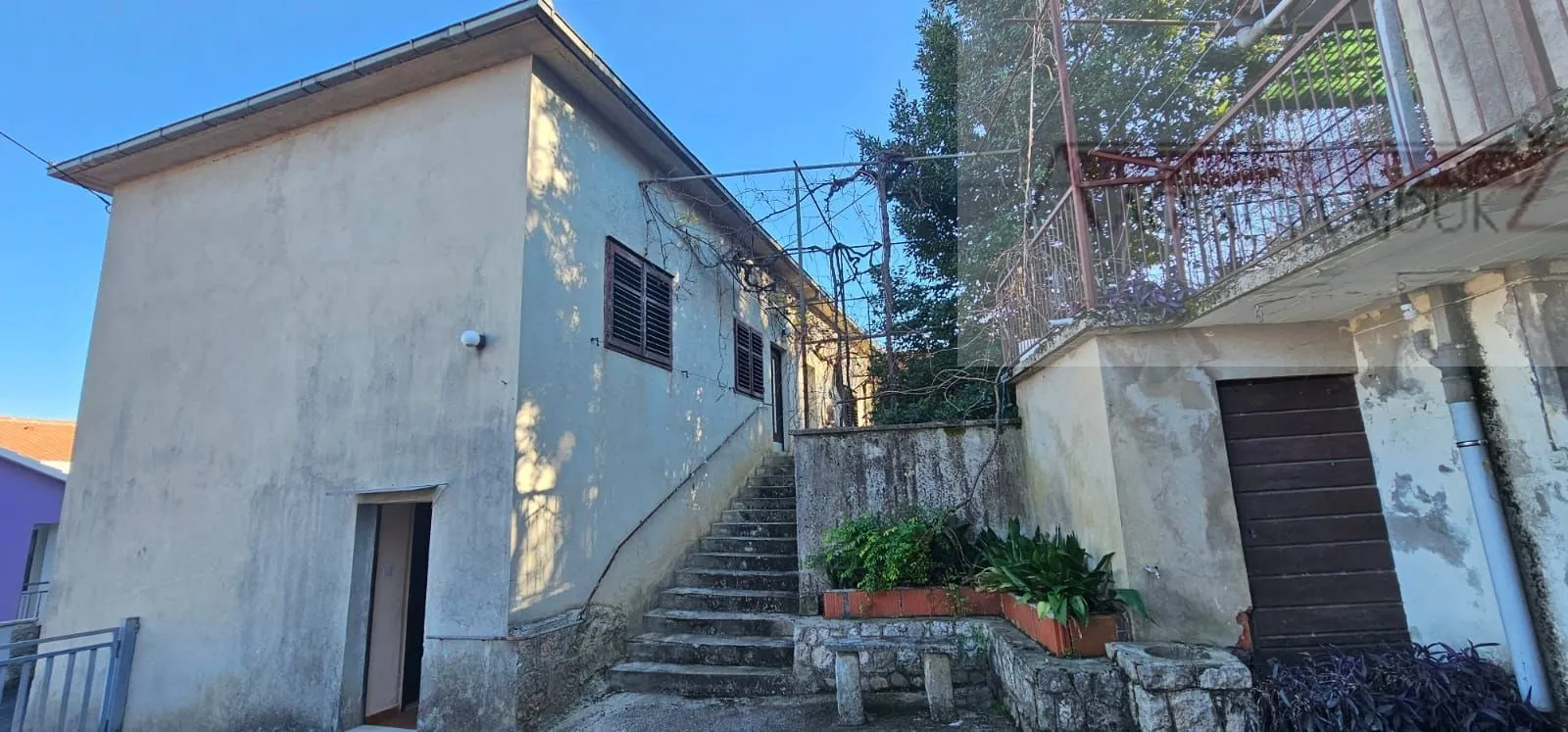 imotski runović obiteljska kuće 230 m2 + okućnica - slika 15