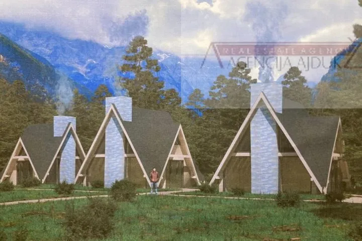 Lika - Stajnica građevinsko zemljište 258 m2 + građevinska dozvola - Stajnica, Brinje