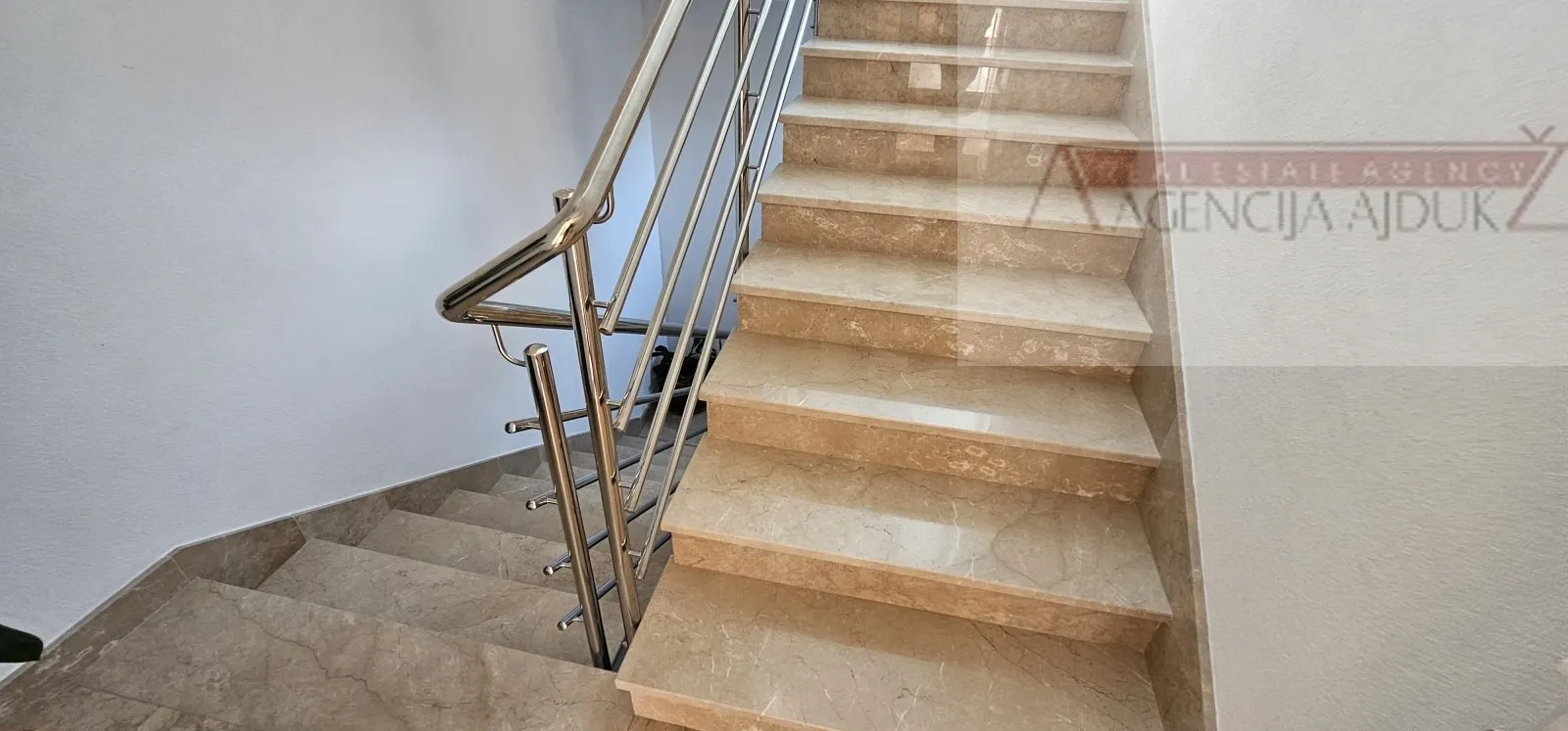 villa s panoramskim pogledom na more – bast, baška voda 500 m2 - top - slika 13