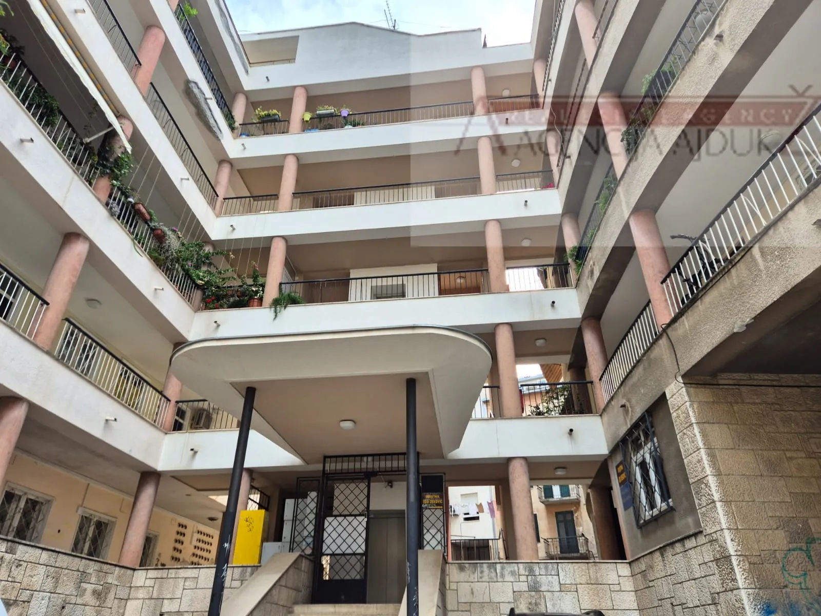 split centar 65,88 m2 stan na top lokaciji - novo u ponudi - slika 13