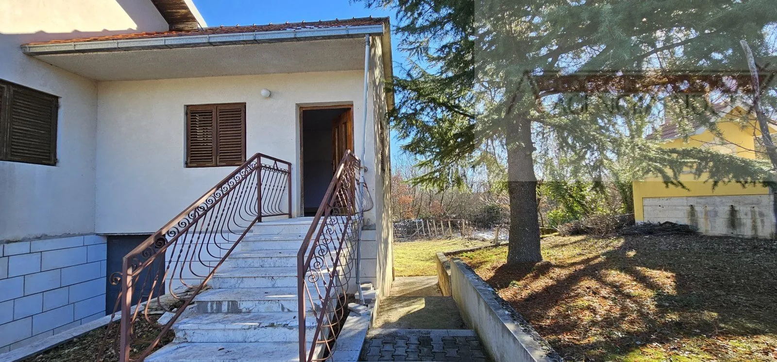imotski drum odlična obiteljska kuća 290 m2 + okućnica - novo u ponudi - slika 5