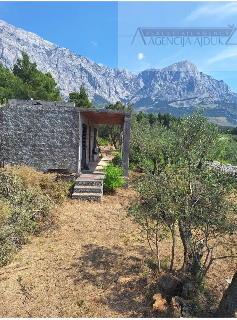 baška voda samostojeća kuća 61 m2 sa okućnicom - slika 1