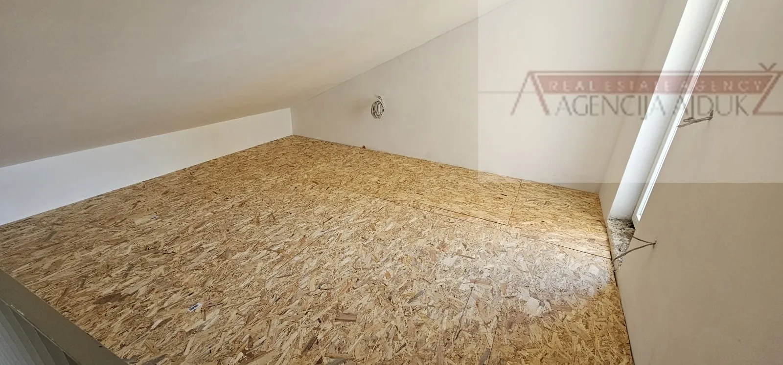 hvar novogradnja 101,86 m2 vrboska - dvosoban - dvoetažni - ekskluziva - slika 14