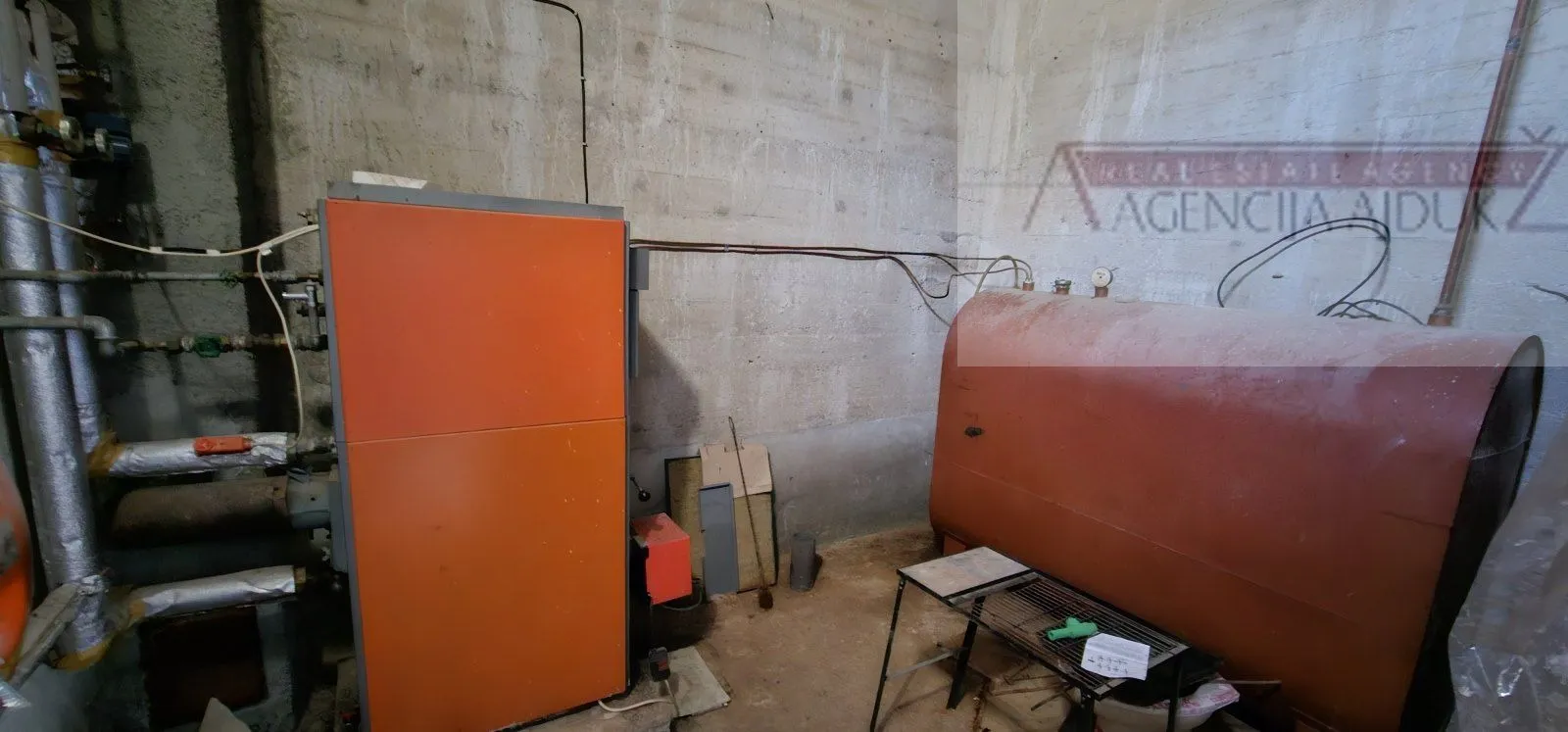 imotski drum odlična obiteljska kuća 290 m2 + okućnica - novo u ponudi - slika 11