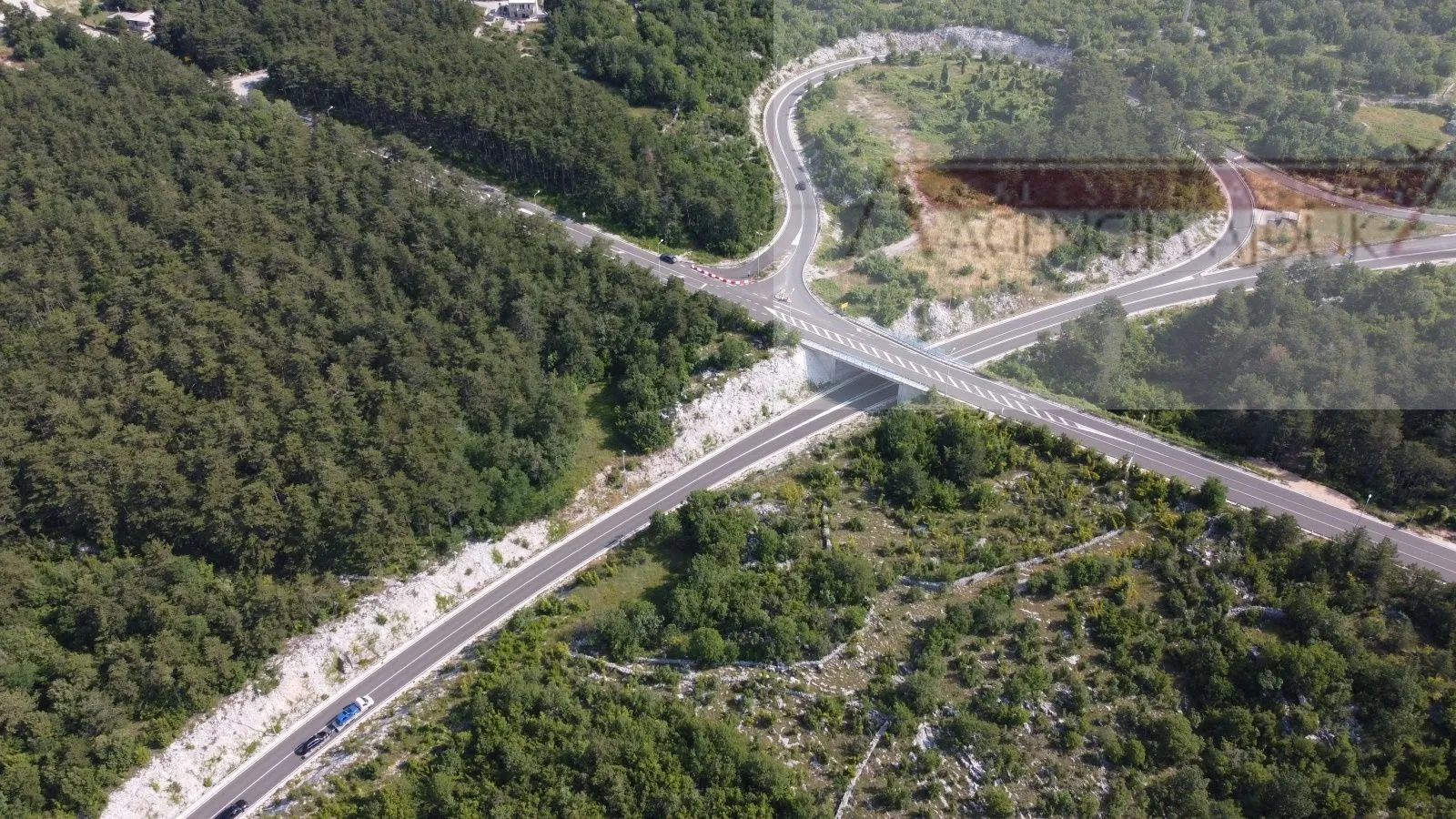 Zagvozd građevinsko zemljište 1817 m2 - novo u ponudi - Zagvozd, Zagvozd