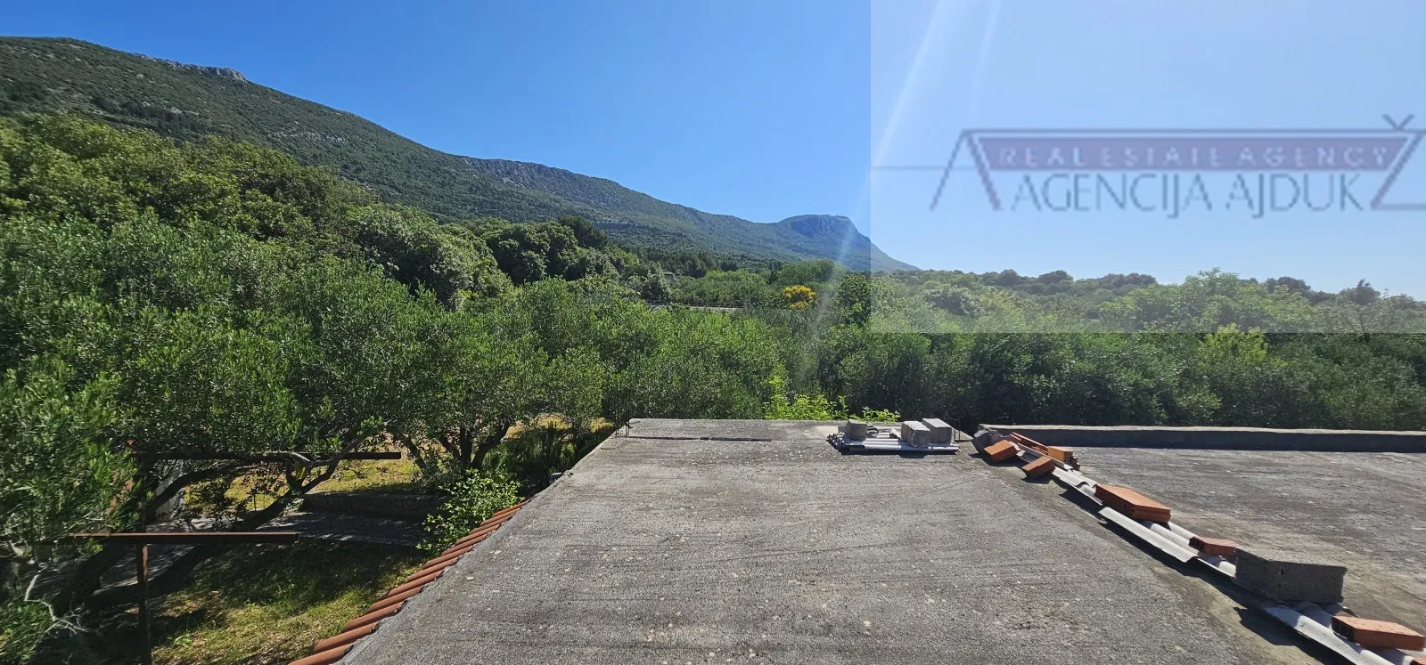 kaštel lukšić kuća 219 m2 + parcela 2993 m2 intimna lokacija - top - slika 10