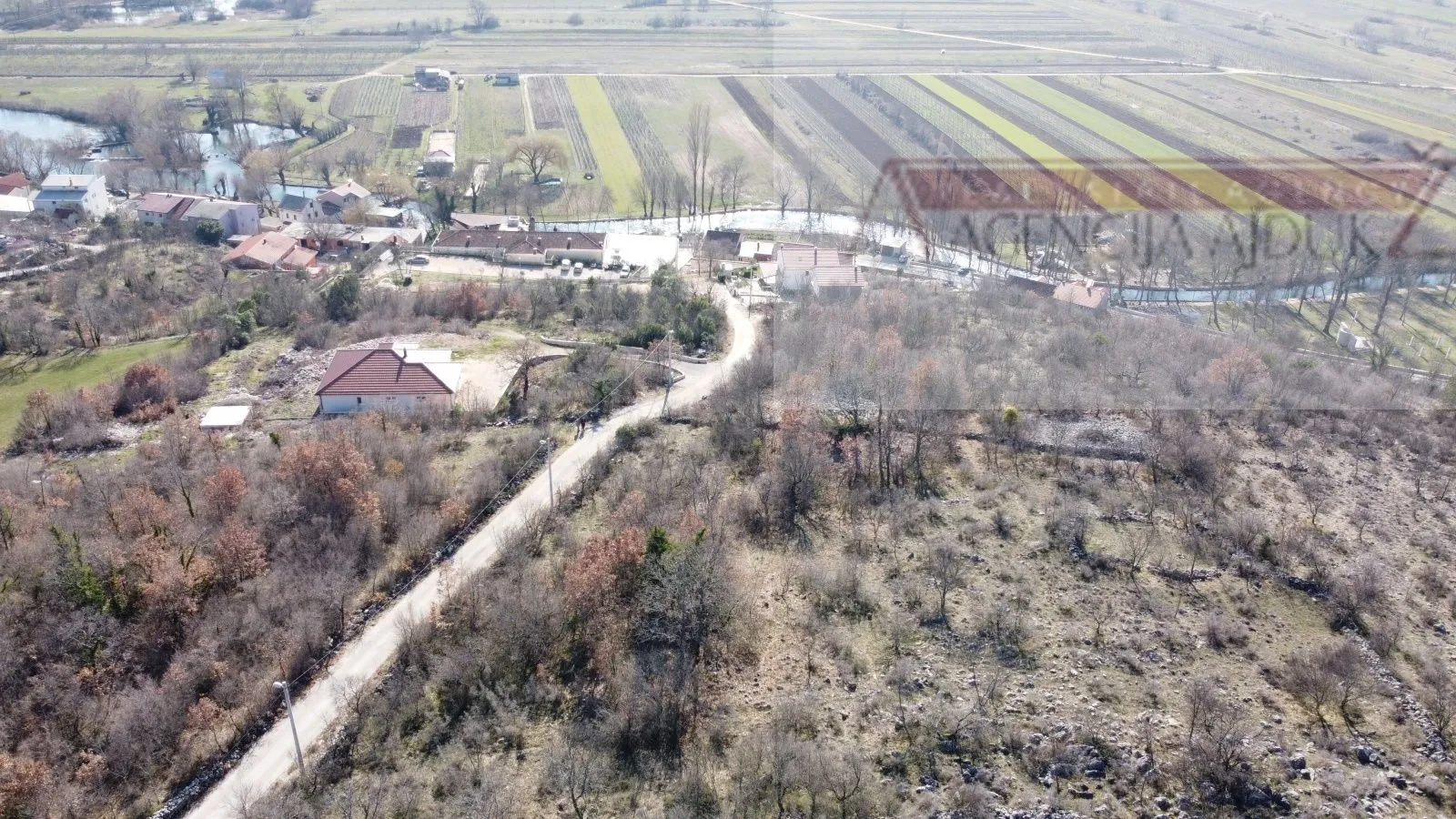 imotski glavina donja građevinsko zemljište 4500 m2 - slika 3