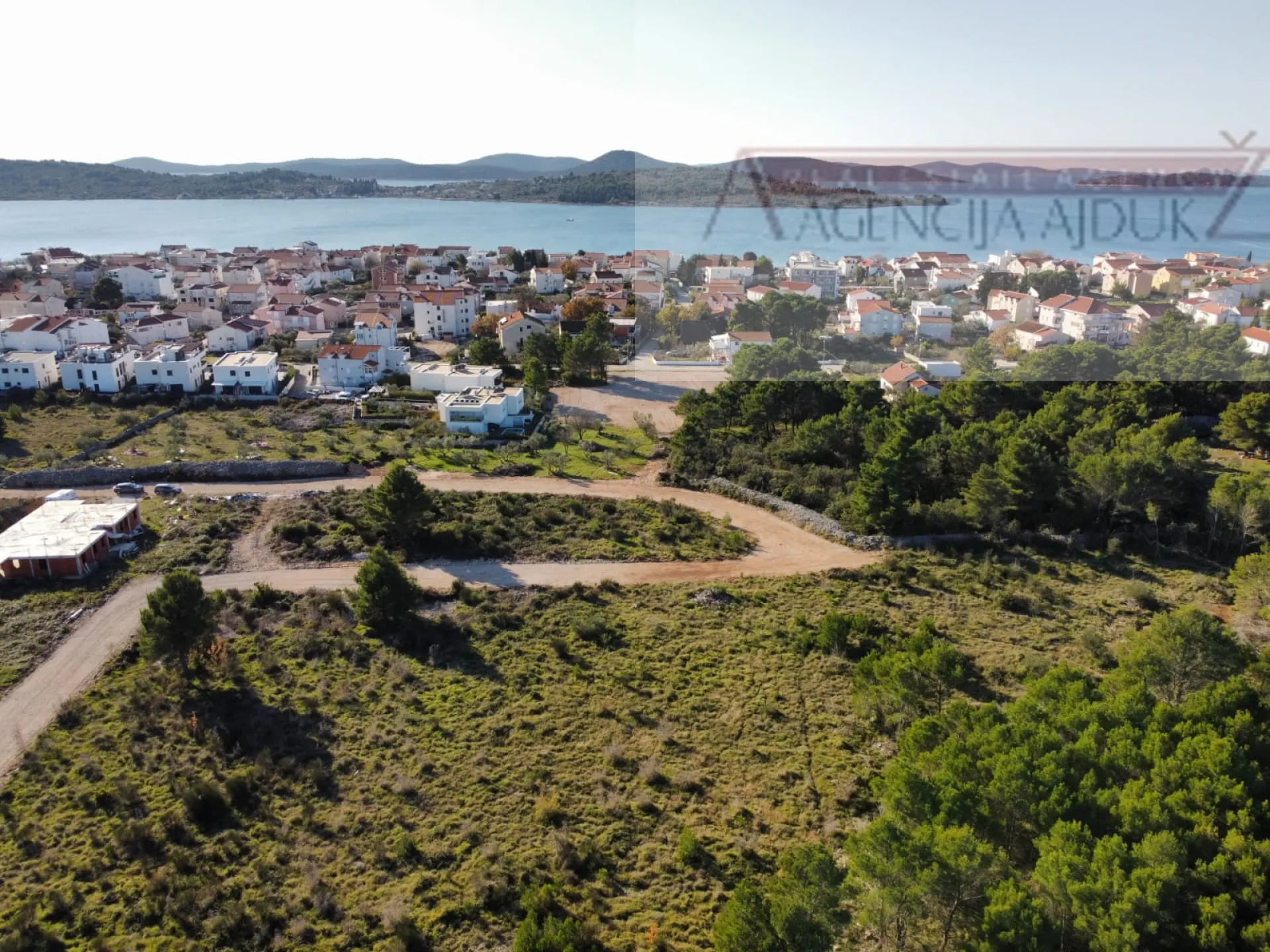 vodice srima građevinsko zemljište 1506 m2 top lokacija - novo! - slika 3