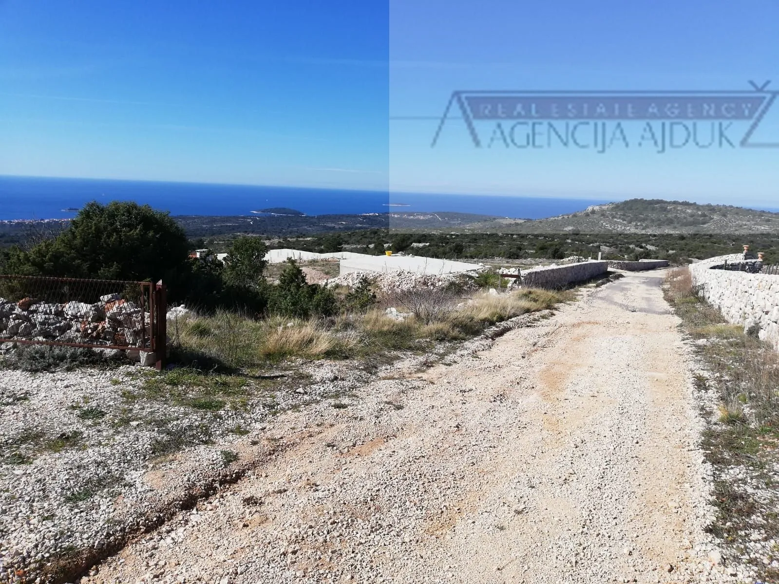 šibenik rogoznica 5636 m2 sa kućicom, pogled na more! - slika 6