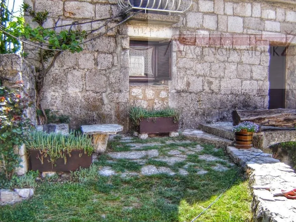 imotski lovreć uređena kamena kuća sa okućnicom - slika 7
