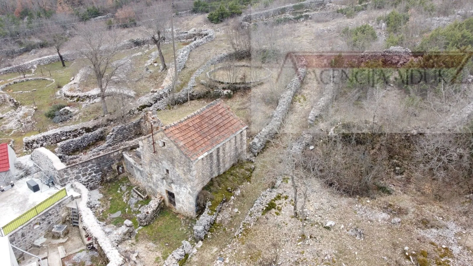 imotski slivno kamene kuće + okućnica - novo u ponudi - slika 4