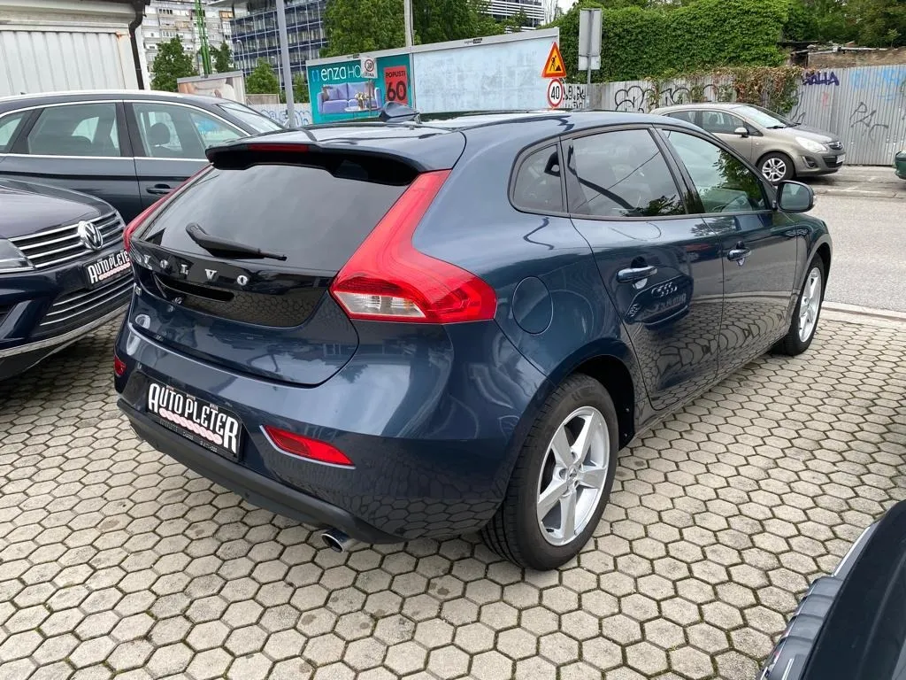 volvo v40 d3 kinetic automatik, navi, tempomat, 4x garancija!!! - slika 14