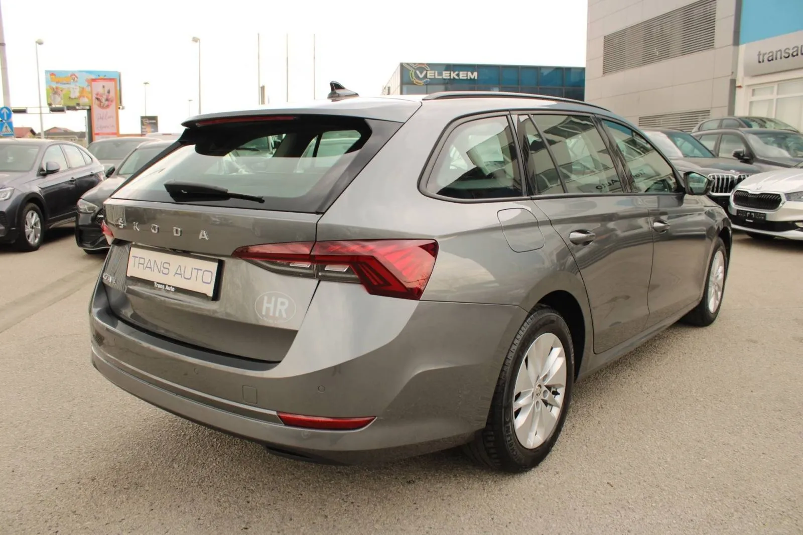 škoda octavia combi 2.0 tdi *led, navigacija, kamera* - slika 5
