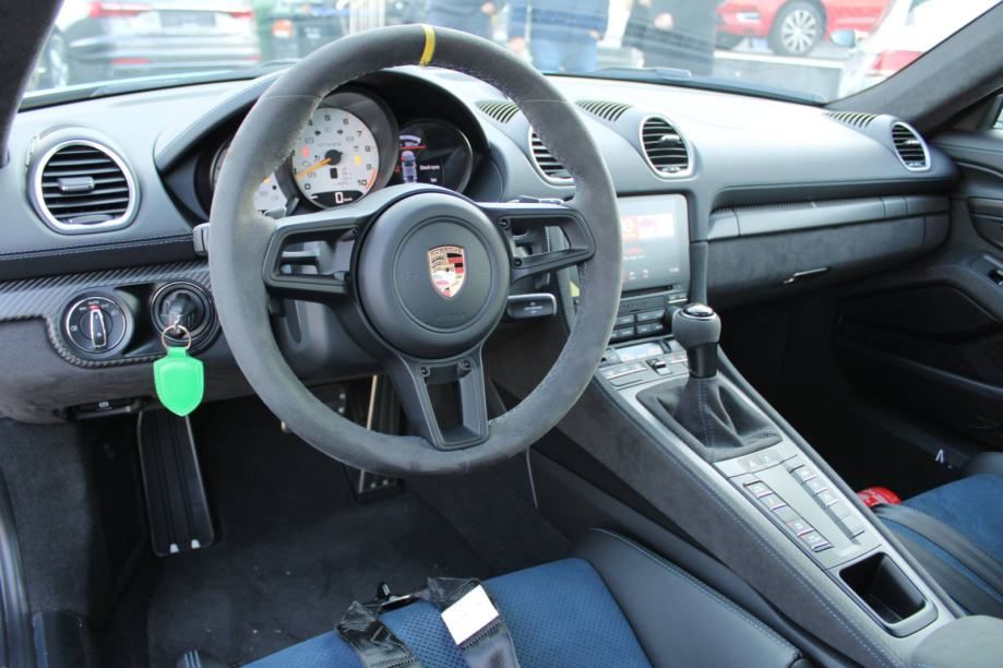 porsche cayman 718 gt4 rs - slika 17