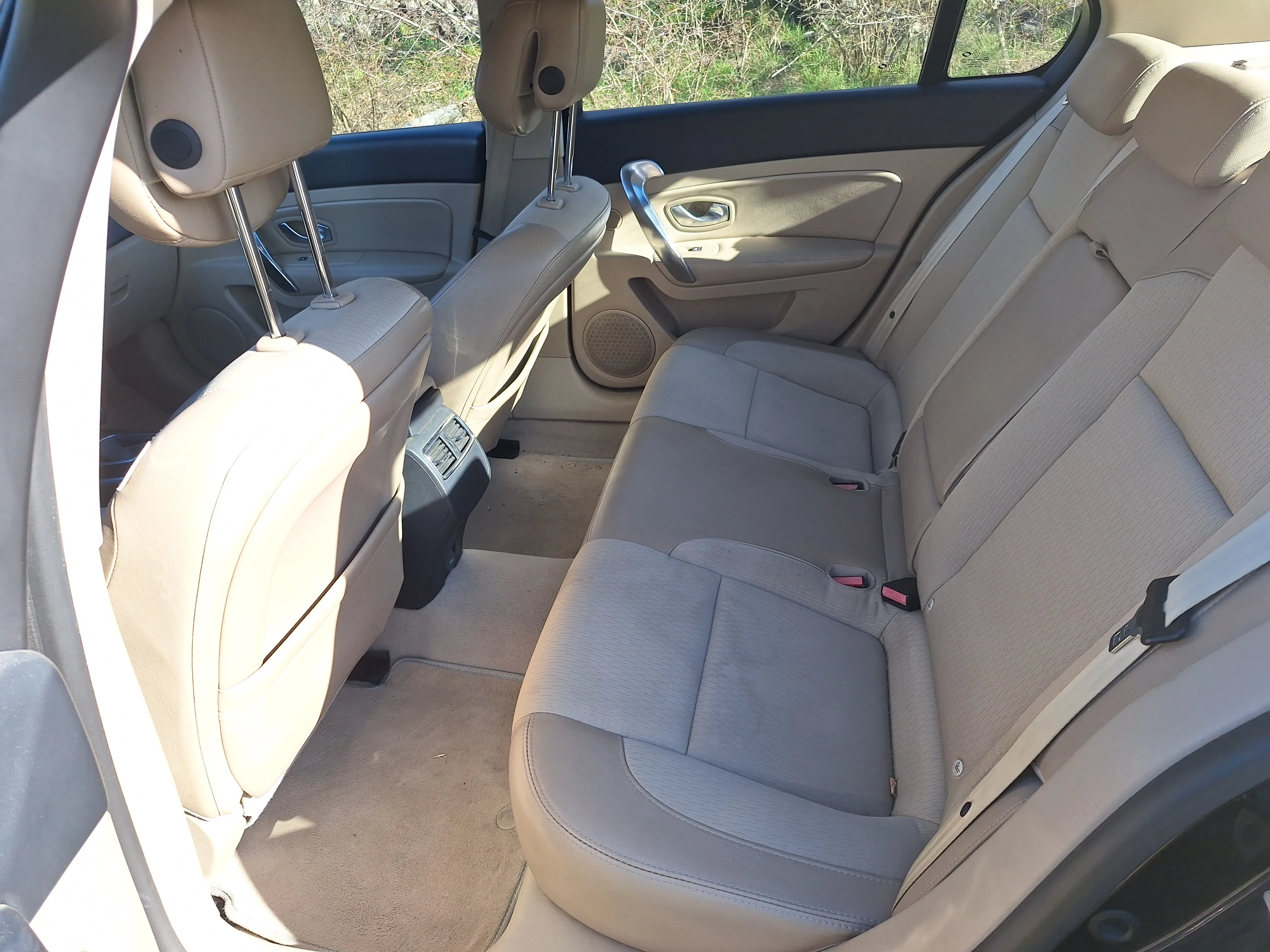 renaulut latitude, 2012g,2.0dci,hr vozilo,,reg god dana - slika 2