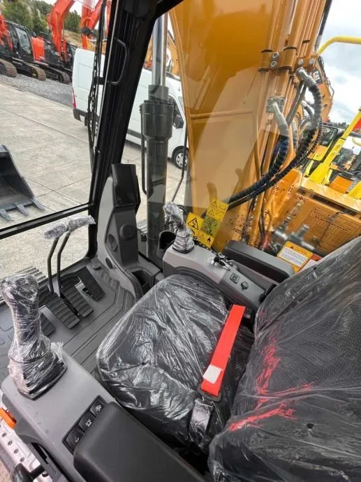akcija - novi model bagera gusjeničara xcmg 15 t - slika 7
