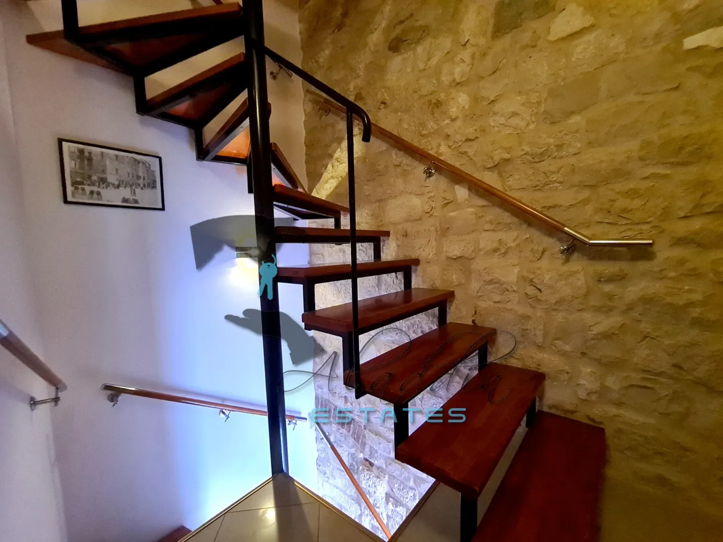 trogir, stambeno-poslovna zgrada s 4 jedinice, prvi red do mora, 144 m2 - slika 7